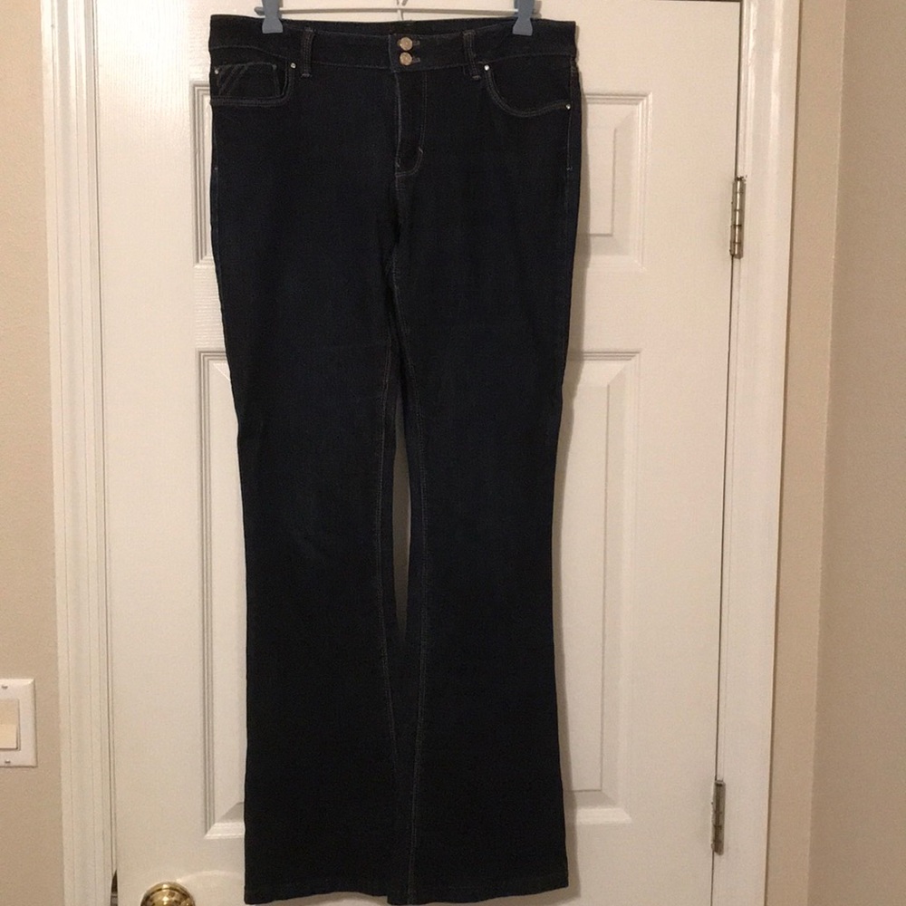 WHBM Jeans size 10R “Skinny Flair”